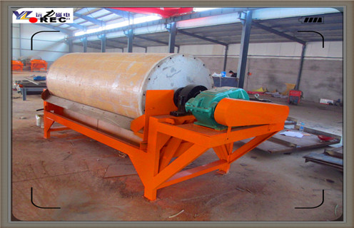 干選鐵礦磁選機,黑龍江干選鐵礦磁選機及工作原理_黑龍江干選鐵礦磁選機分選運行視頻  干選鐵礦磁選機,黑龍江干選鐵礦磁選機及工作原理_黑龍江干選鐵礦磁選機分選運行視頻